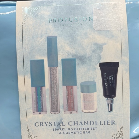 NEW crystal chandelier sparkling glitter set and cosmetics bag. - Picture 2 of 5